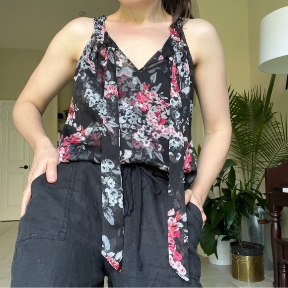White House Black Market Bow Tie Printed Black Pink Floral Halter Top, size 6P - Picture 9 of 14